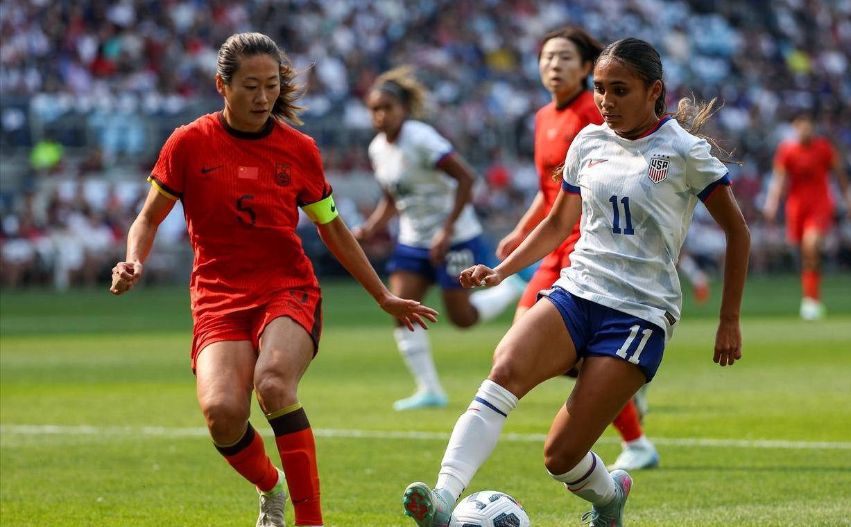 中国女足遭遇世界第一美国队双重惨败，金坤失绝佳破门机会_搜狐网