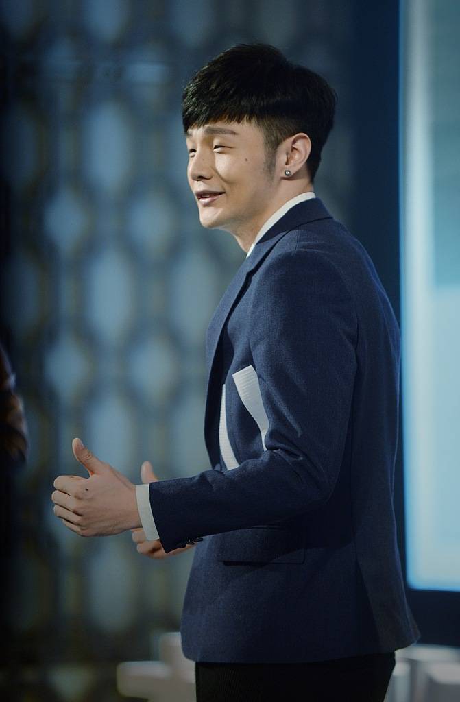 李荣浩:一人成军,奏响音乐路上的热血乐章