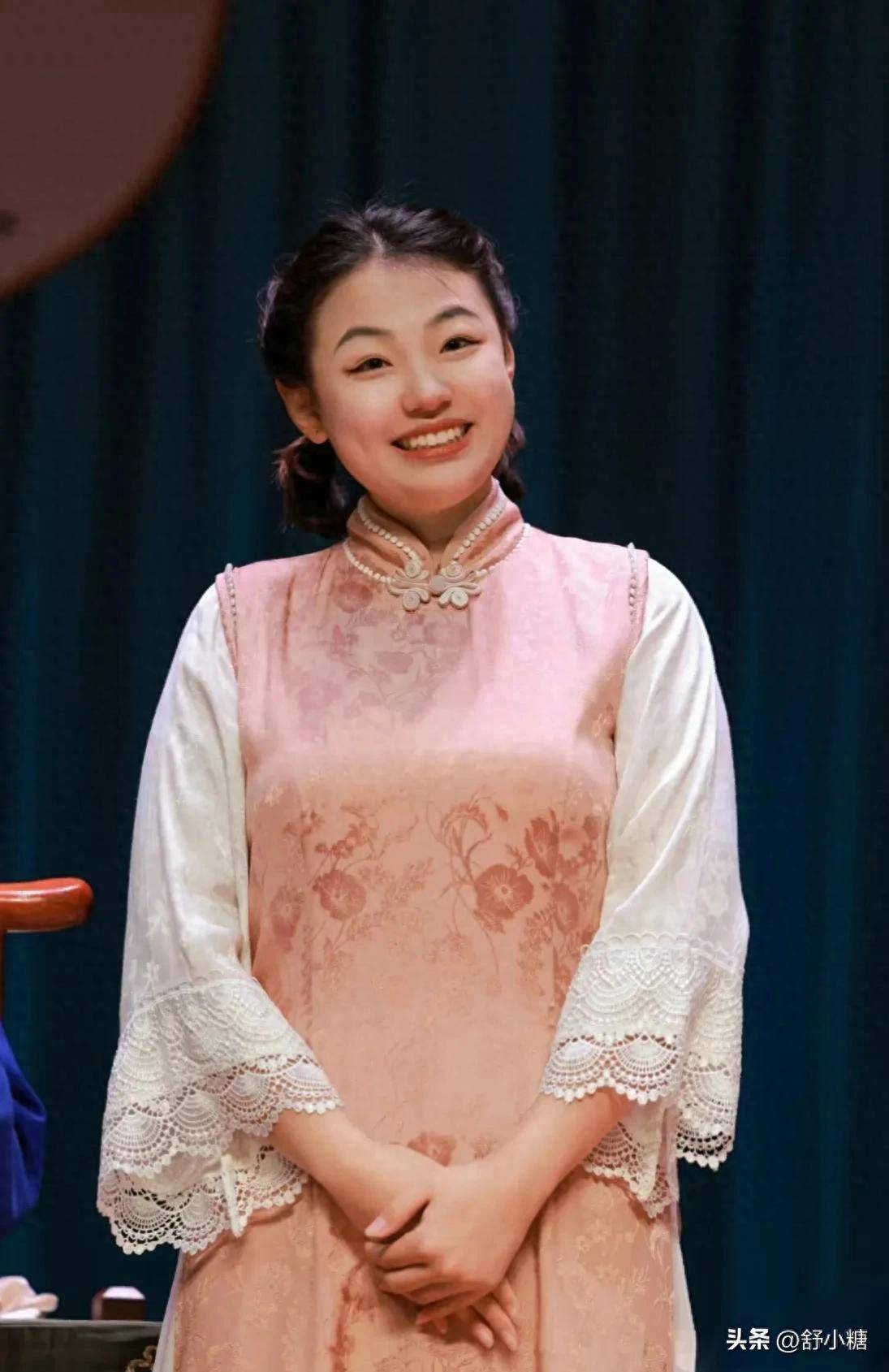 德云一姐赵芸一：立志独立女性，相声中的武则天_搜狐网
