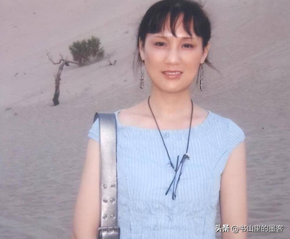 李建群:与导演同居27年无名分,遗憾离世,男友两年后追随而去