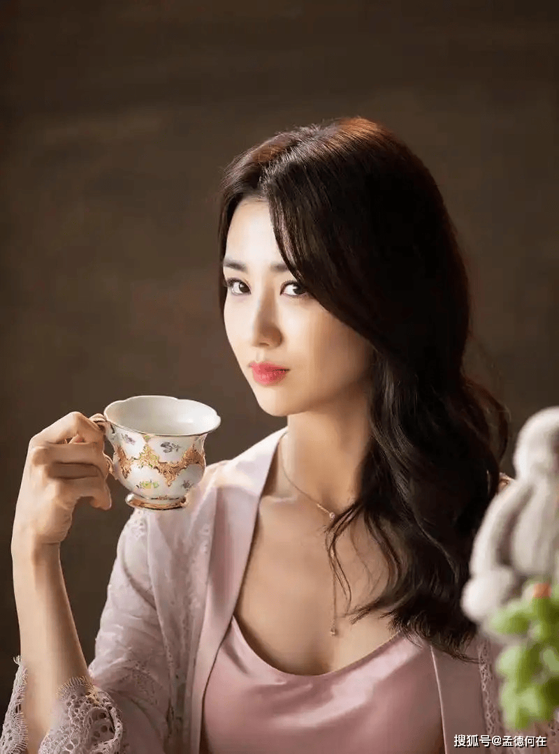 朴河宣,这身材着实饱满啊!