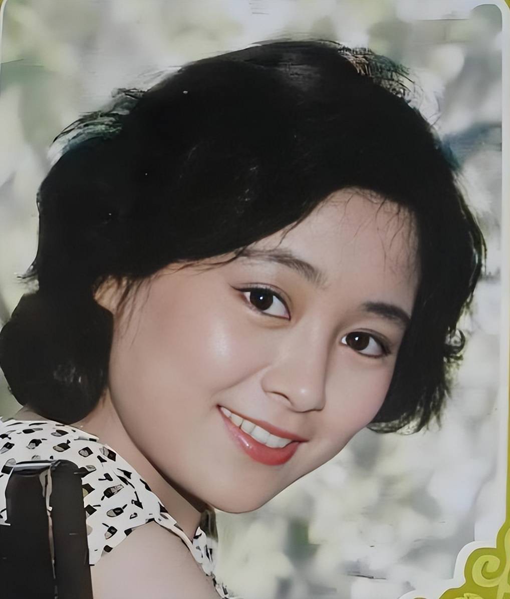 爱情电影演员张瑜:68岁仍孤身一人,离婚多年看到前夫依然心动!
