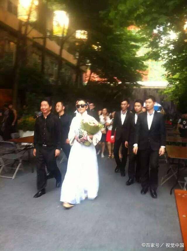 张怡宁现身婚礼现场!李隼隐退倒计时引关注