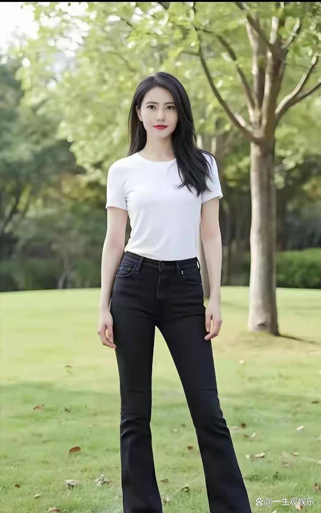 高圆圆牛仔裤写真炸街:45岁姐姐把内娱审美按在地上摩擦