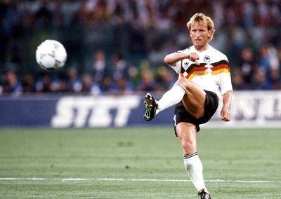 DeepSeek评欧冠历史十大左后卫：阿拉巴第四，法切蒂第七