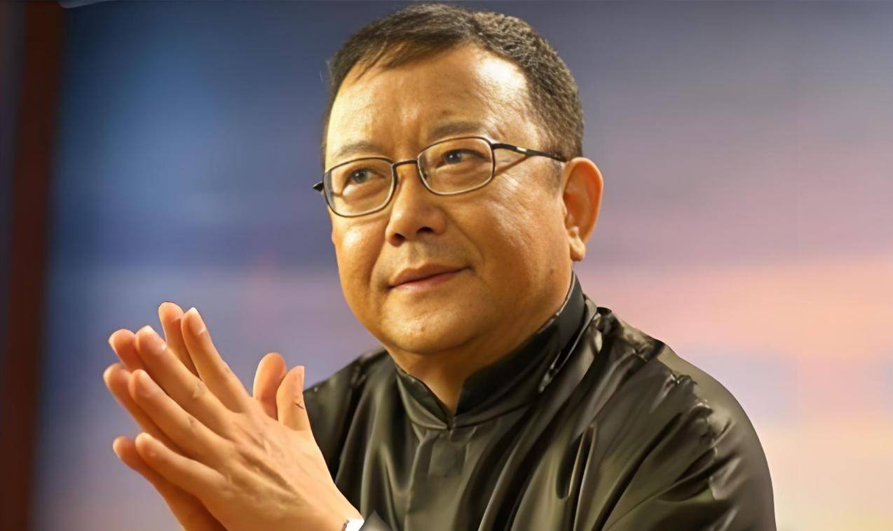 演员王刚:三婚娶小20岁女粉丝,60岁老来得子,外孙与儿子同岁!