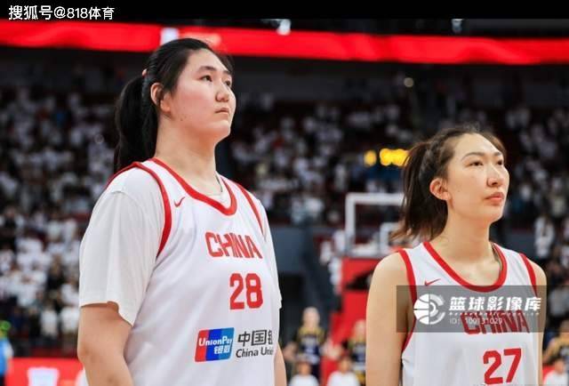 女篮双塔!韩旭谈搭档2米26张子宇:她打5我打4 跟她打球我很开心!