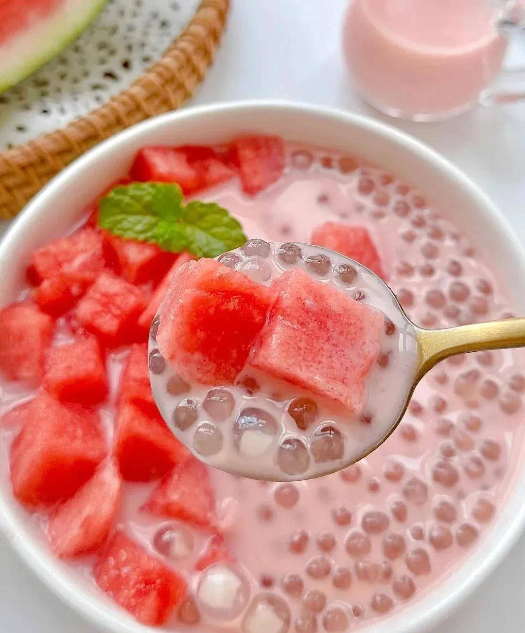 炎夏多食四种瓜，驱湿解暑身体更健康__炎夏多食四种瓜，驱湿解暑身体更健康