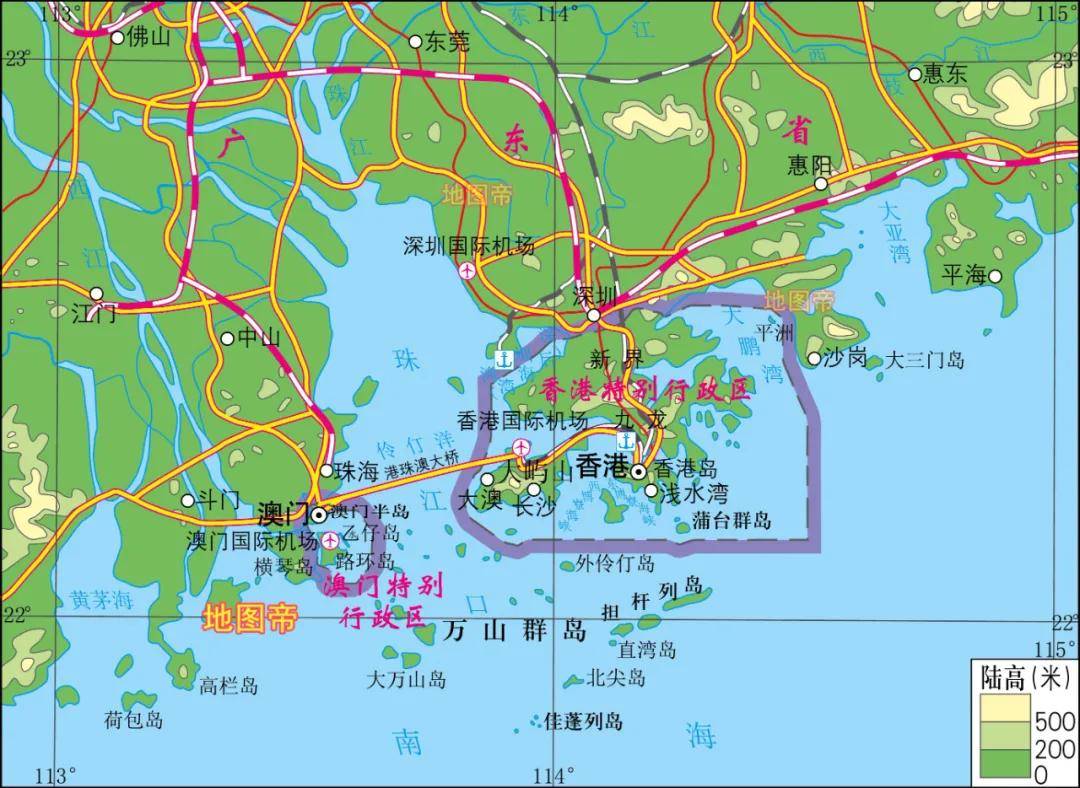 港珠澳大桥横跨伶仃洋,东连香港,西接广东珠海和澳门,长约55千米,其中