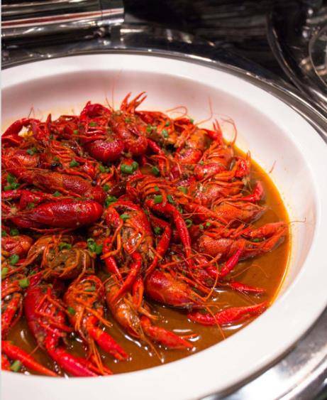 越南美食揭秘：BúnCha名字吓人，吃起