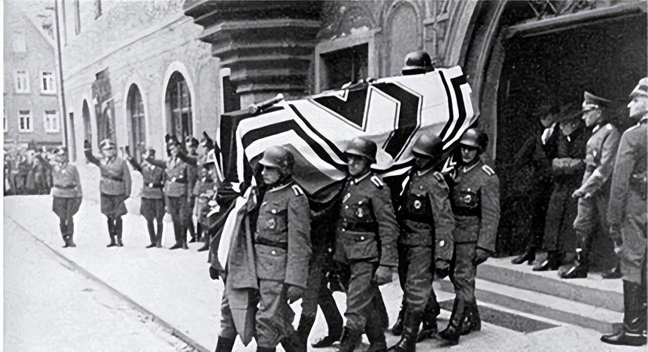 隆美尔生命的最后10分钟,被迫服毒自杀,儿子曾试图说服父亲突围