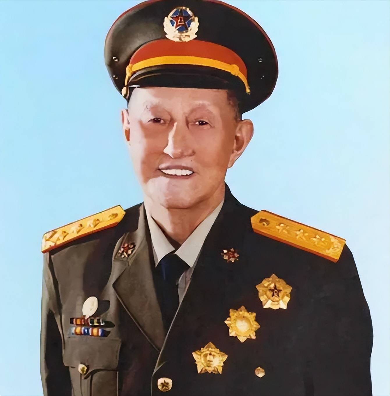 80年洪学智带队下部队视察后杨尚昆调侃道我听说你在抓鱼