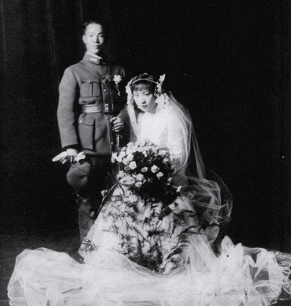 曾因丈夫冷落而失望自杀,晚年寄居亲哥家孤寂离世