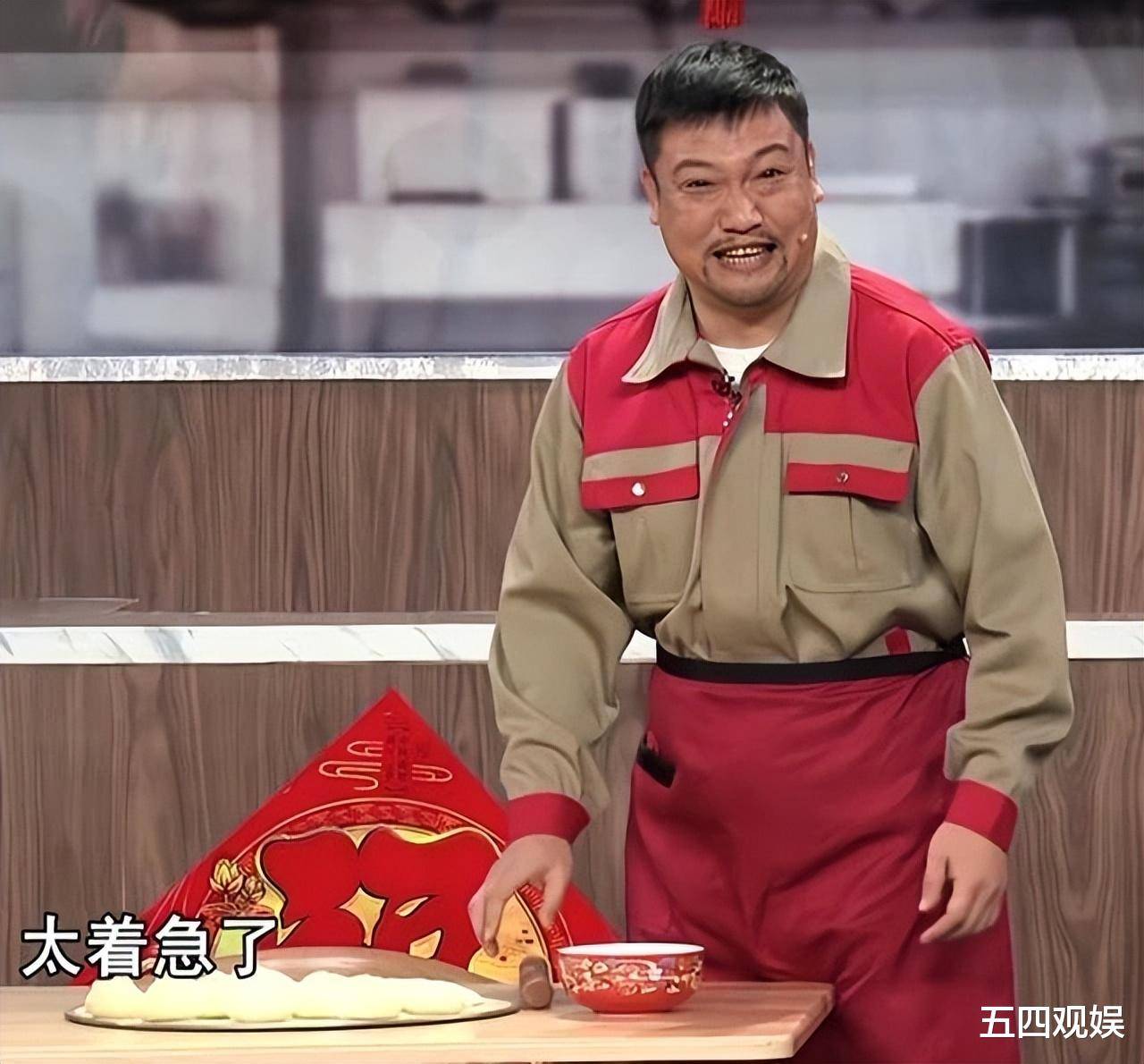 贾冰拜蔡明为干妈,圆春晚首秀梦想,剧组每天亲自下厨为蔡明