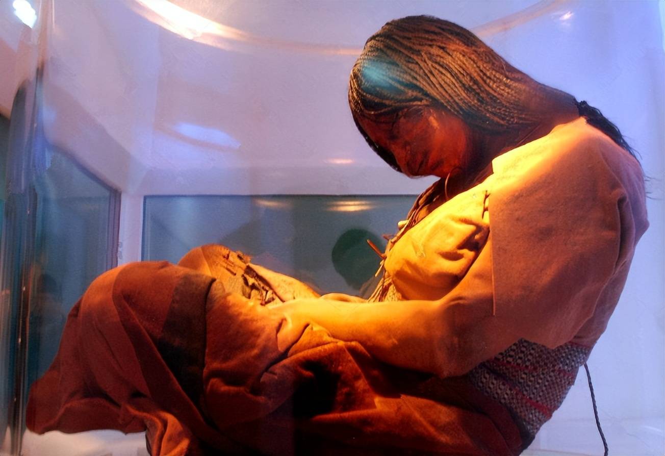 安妮塔_约翰_山神