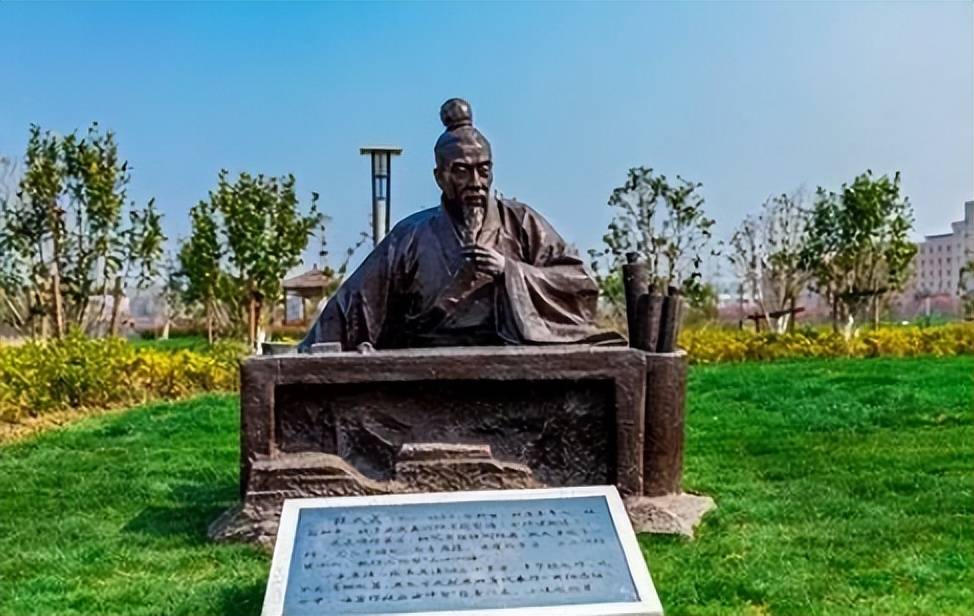 唐朝古籍里发现月亮的离奇记载：表面凹凸不平，有8万名专人维修
