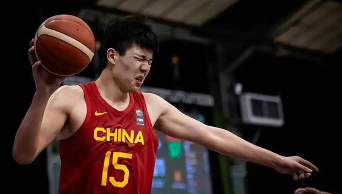 杨瀚森NBA首秀！开拓者豪赌未来，中国篮球迎来新时代