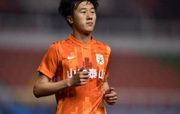 鲁能主力左后卫转投青岛红狮，球迷不舍，曾国家队屡次入选