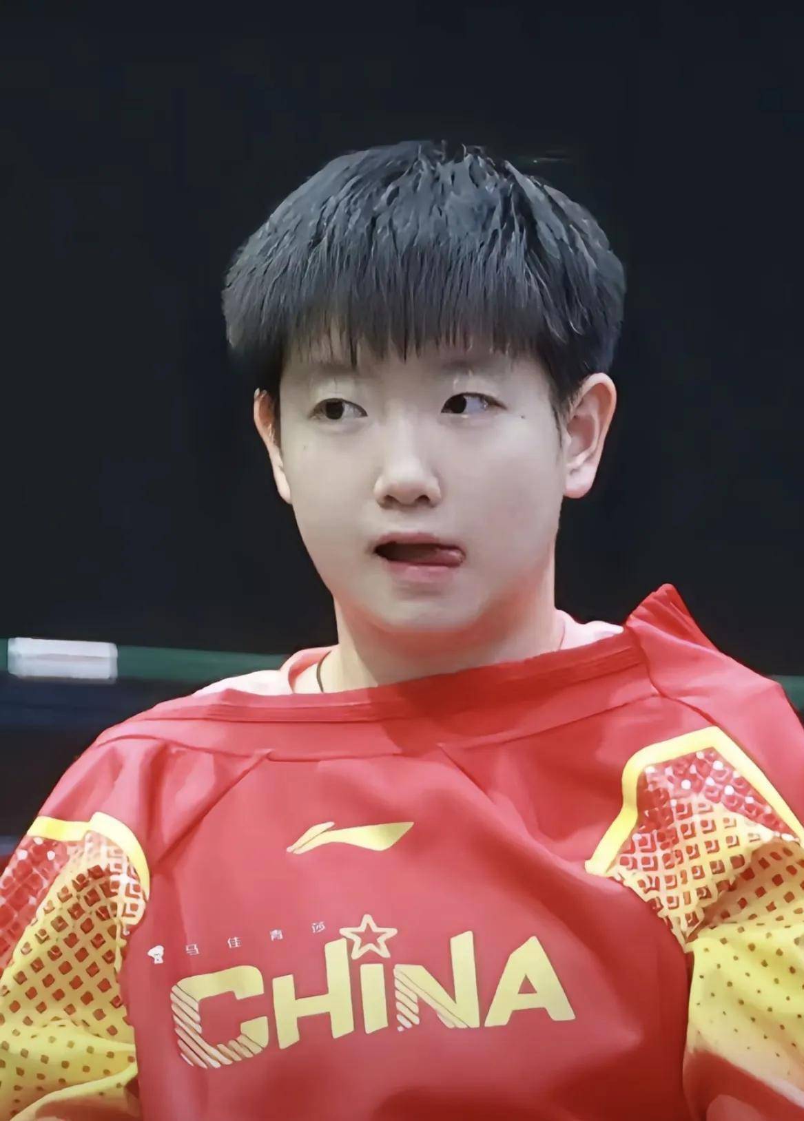 孙颖莎为什么被称作小太阳,情商太高,这些举动简直太爱了