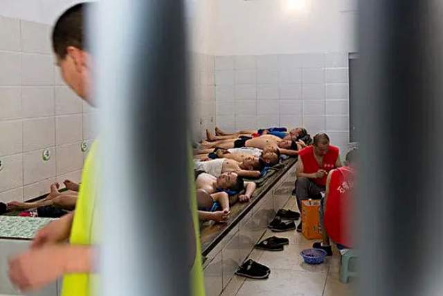 11张看守所图片曝光,揭示真实监狱生活