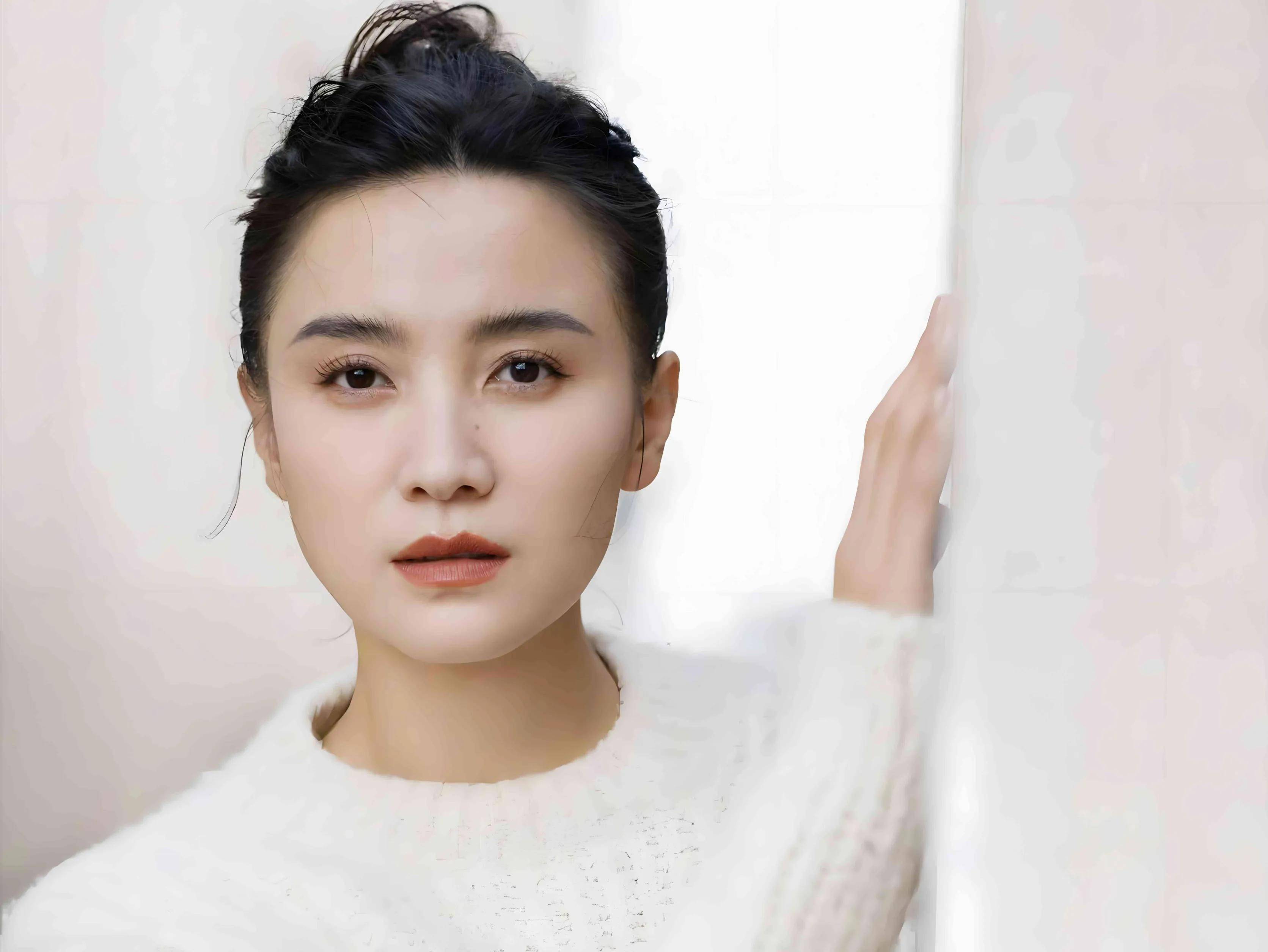 宋佳封后夜白玉兰盛典燃情张桂梅耀眼登场