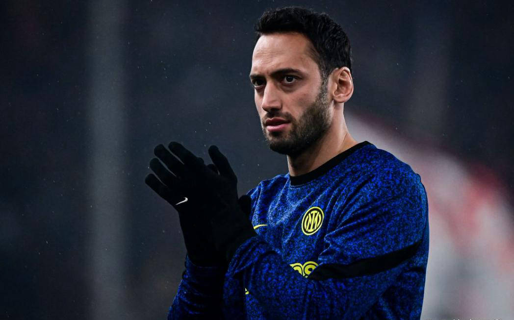 恰尔汗奥卢寻求离开国际米兰，回土耳其追求高薪