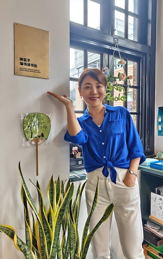 劳春燕周末回上海老家,冒着40度高温天儿到思南书局读书