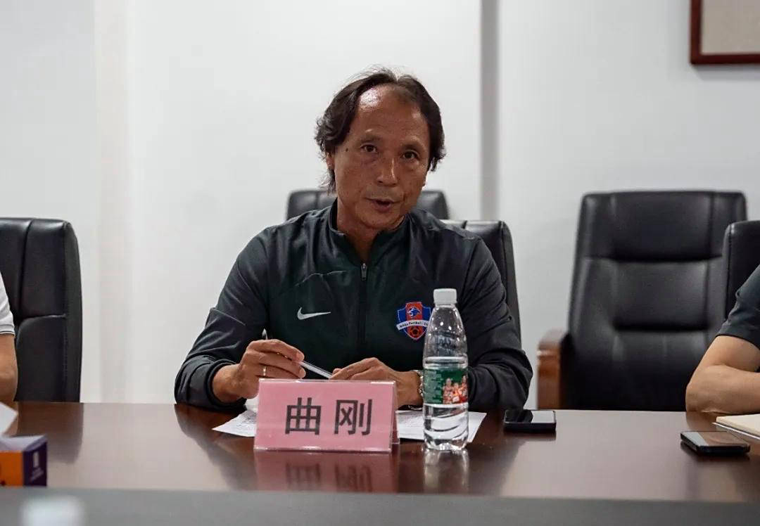 梅州客家保级新策略：曲刚再度出任救火教练，球队命运何去何从？