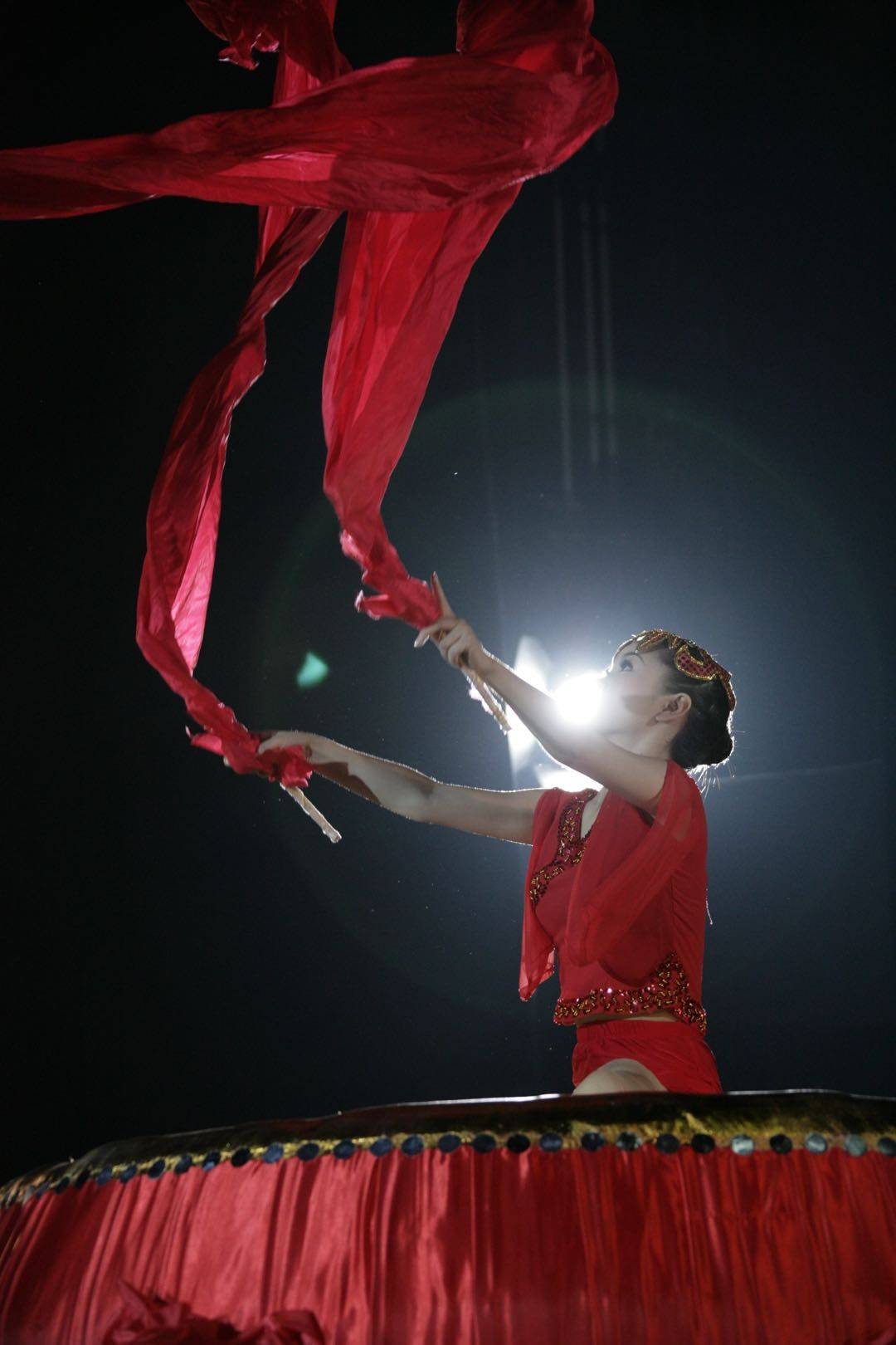 汶川地震中丧失双腿的廖智,6年后再嫁华裔学霸,儿女双全很幸福