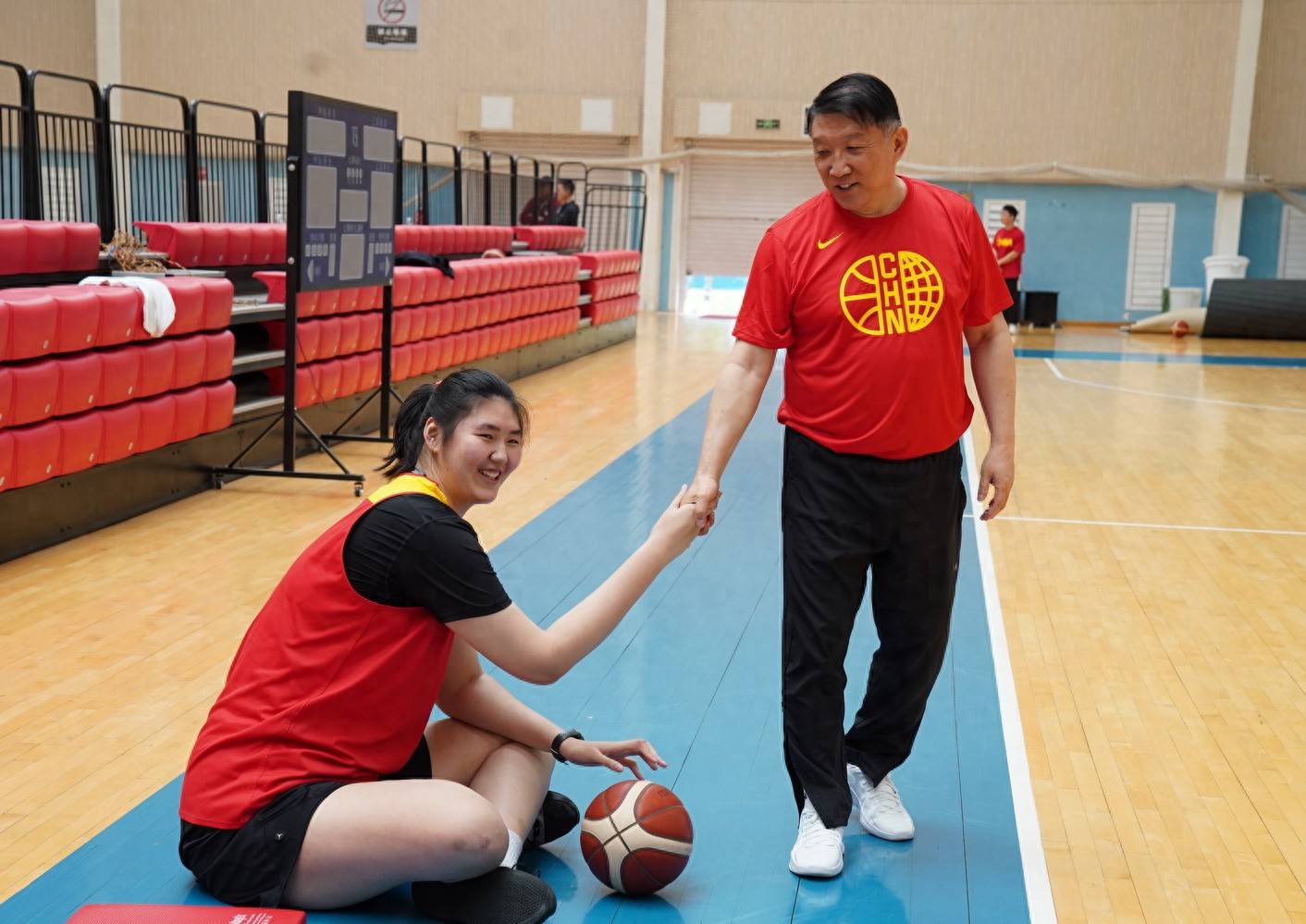 今晚！中国女子篮球队正在澳大利亚再次战斗。最新消息是张Zyu回来了吗？ L