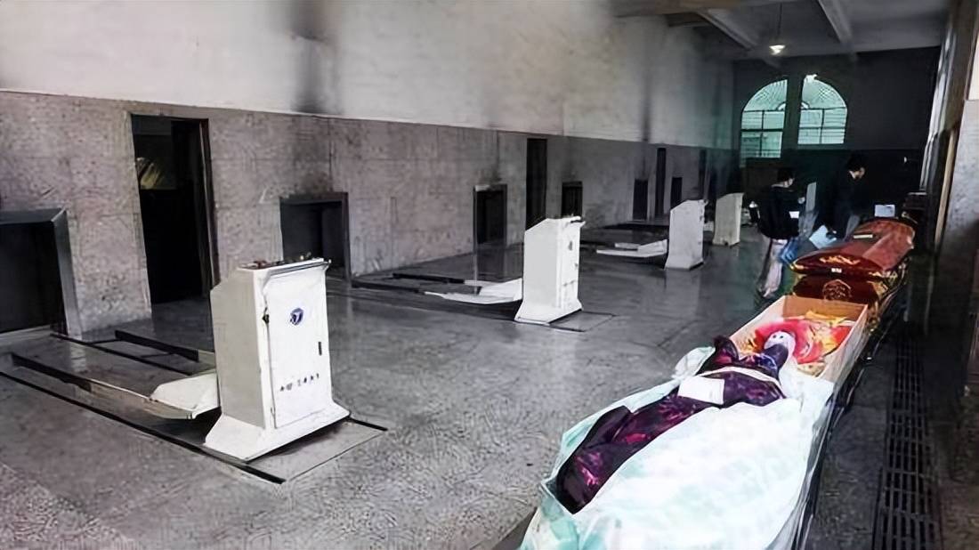 火葬场什么尸体都敢烧吗?火葬场员工:给再多钱也不敢烧1种尸体