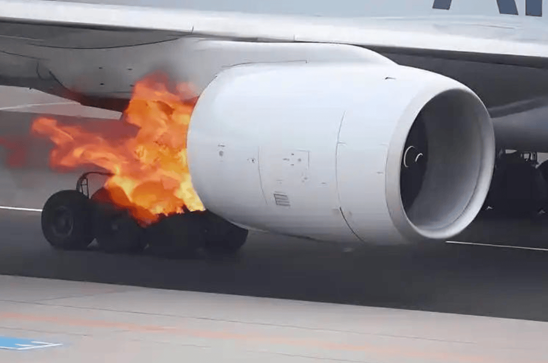 波音飞机再生事故:加拿大一架波音737客机发动机起火