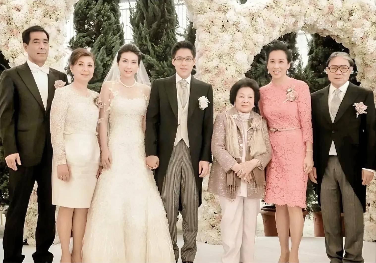 出嫁前夕,郭晶晶亲自到场见证!霍启刚弟弟泰国结婚大吉