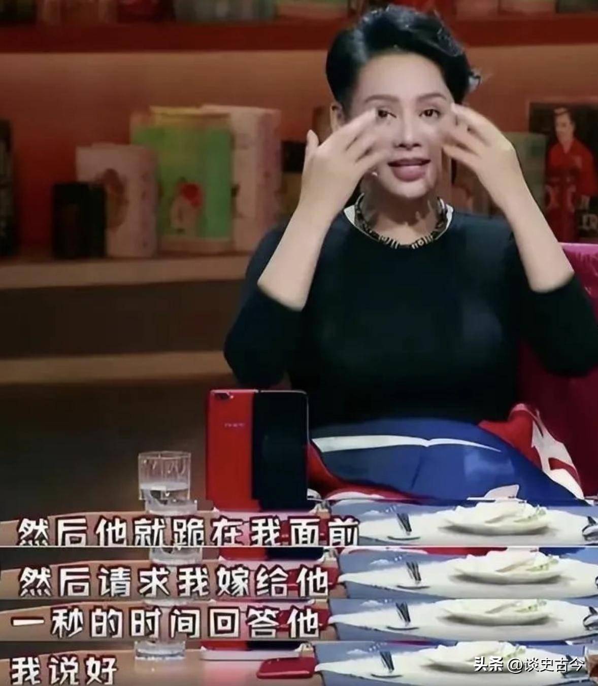 和汪峰牵手身边带着混血儿子离婚美国前夫20年