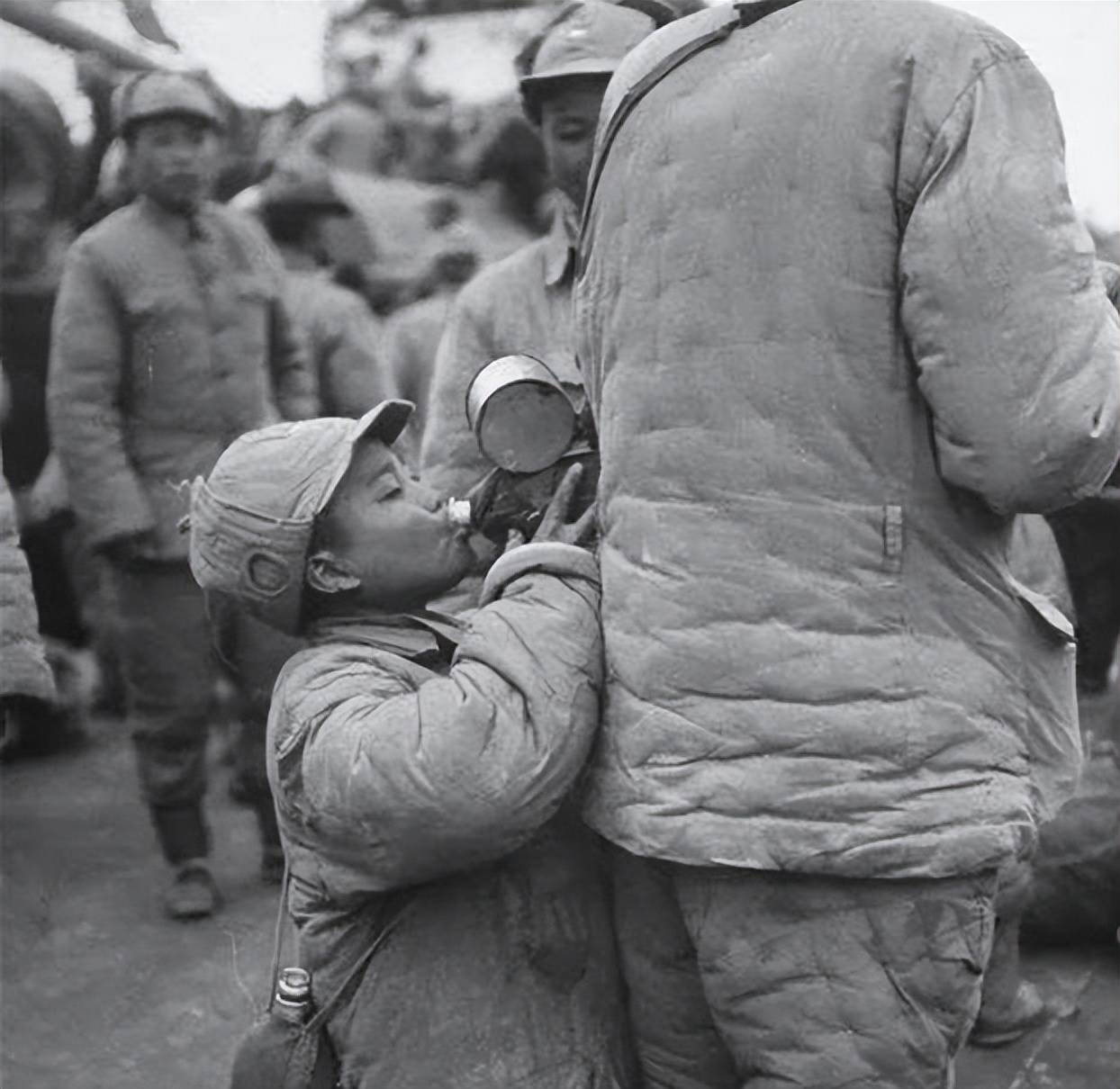 淮海战役中,国军出兵80万,只被歼灭了55万,其余25万去哪了?