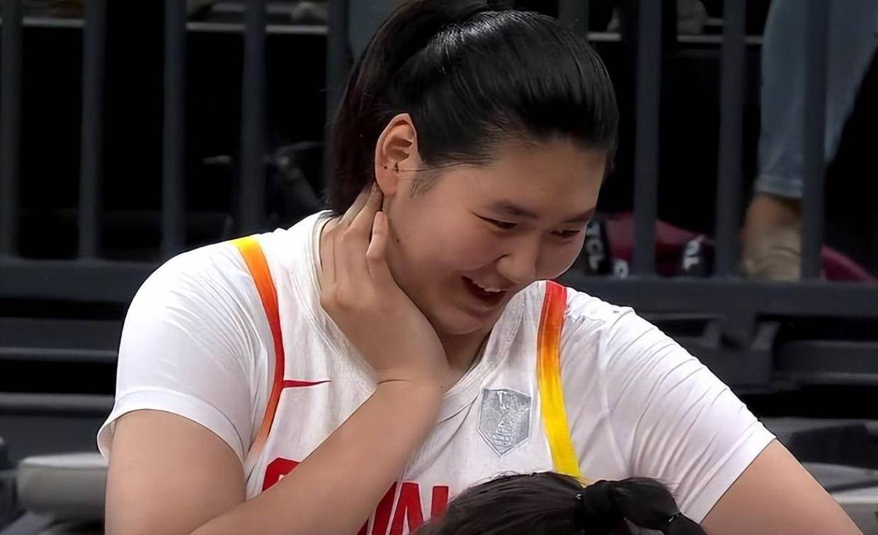 碾压！中国女篮完胜新西兰女篮，张子宇渐入佳境，越打越好