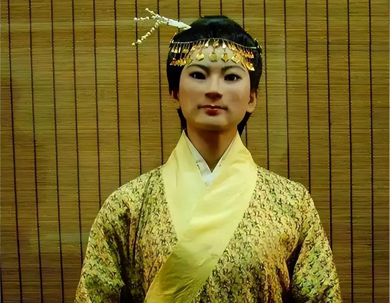 马王堆挖出千年藕片汤,开盖瞬间消失不见,幸亏摄影人员手快