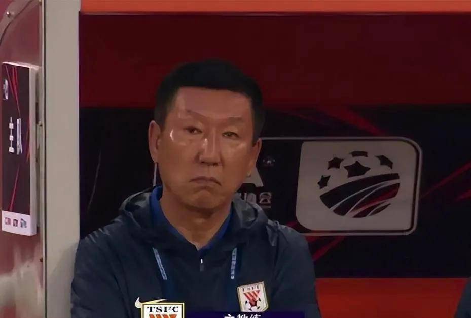 成都蓉城客场1-2不敌津门虎，徐正源与俱乐部矛盾凸显中超运营困境