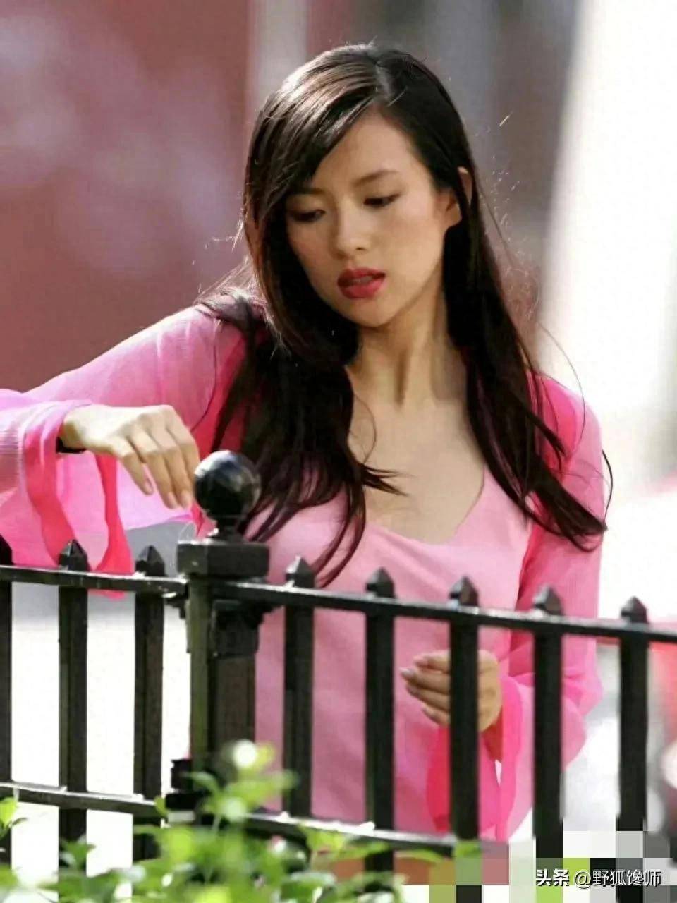 章子怡气质清纯漂亮,演技内娱第一,张艺谋力荐女人