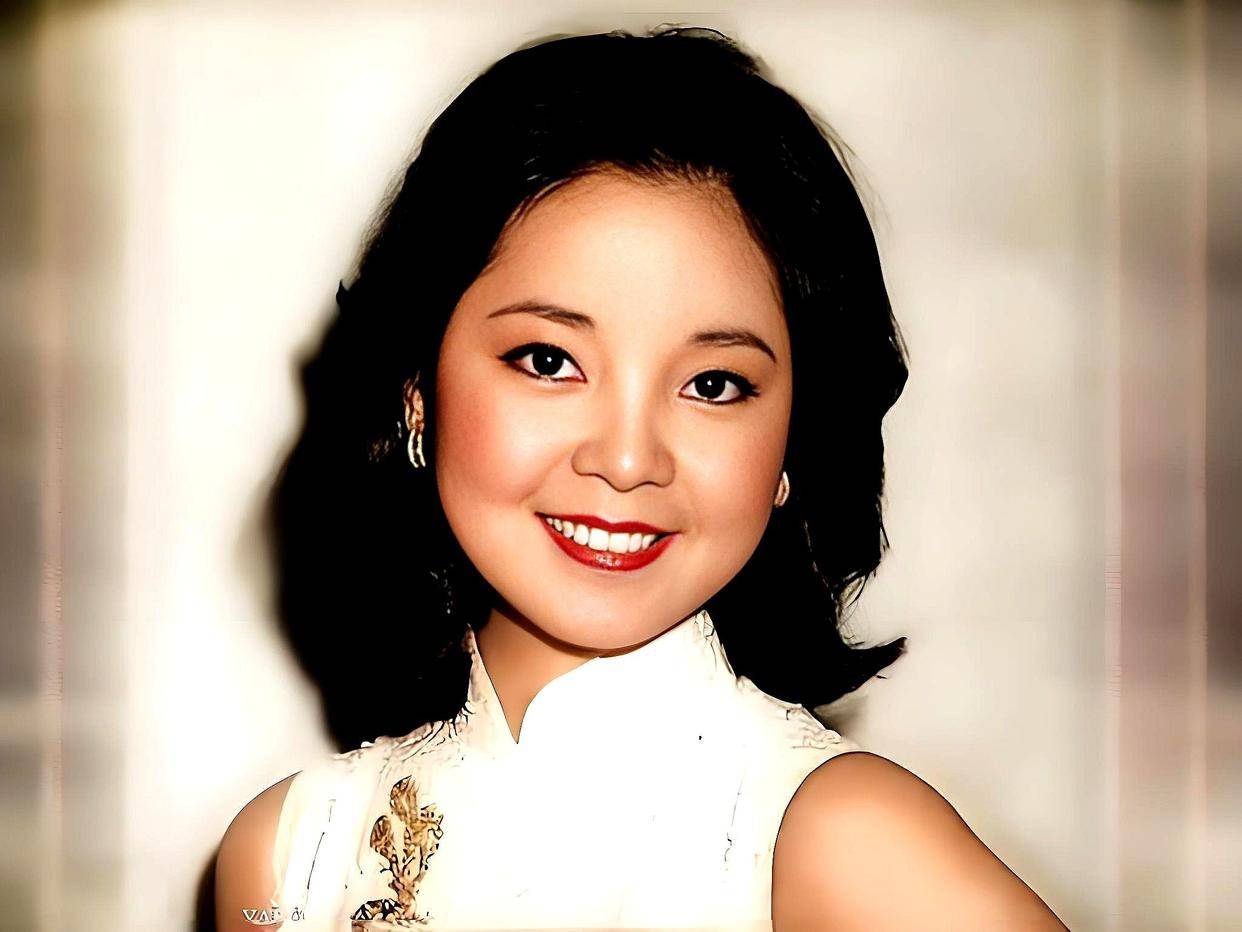 谁说五官立体才是美?这6位"大饼脸"女星,个个都是国色天香