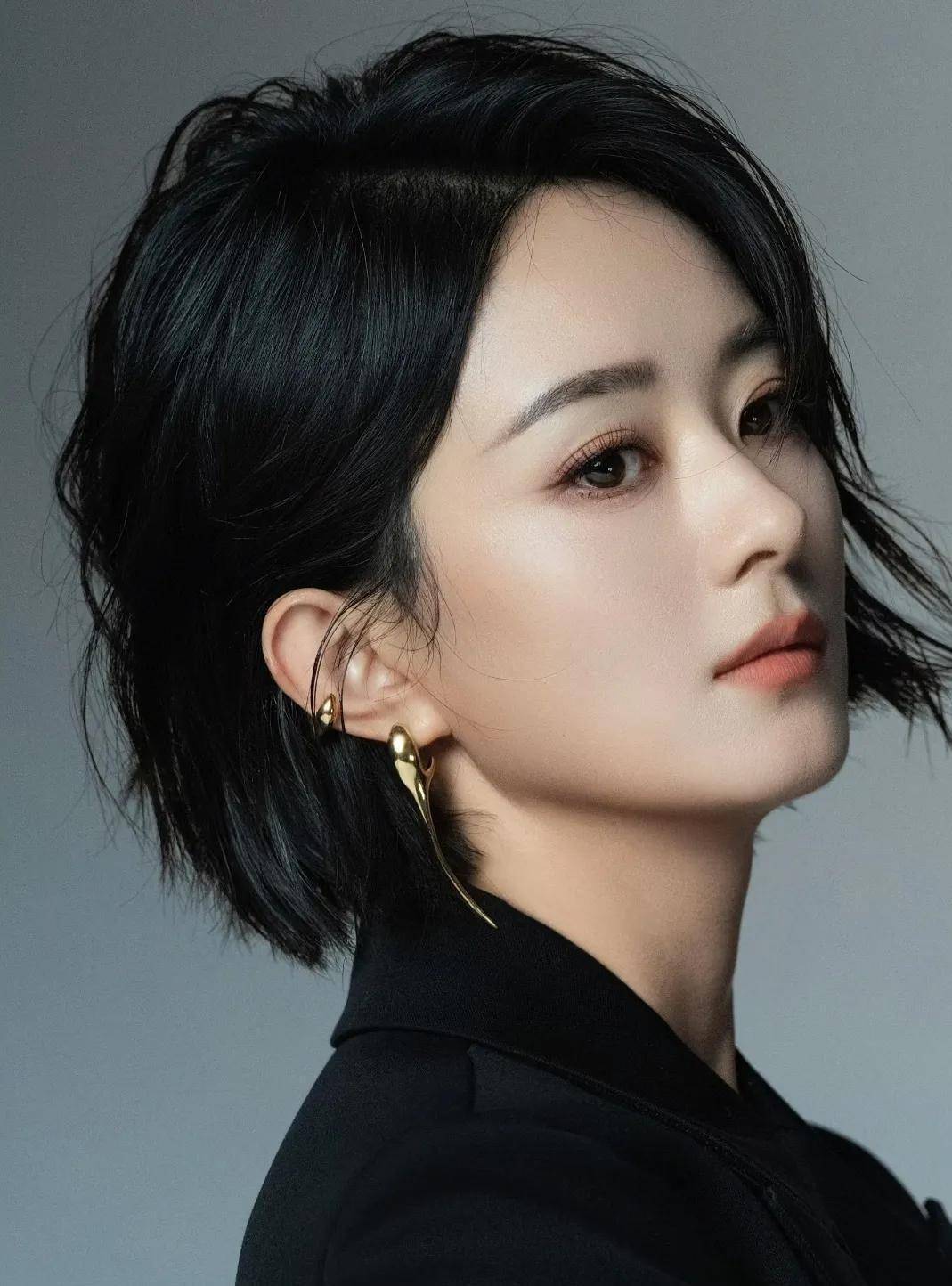 十年沉淀终绽放:赵丽颖成纪梵希全球彩妆代言人