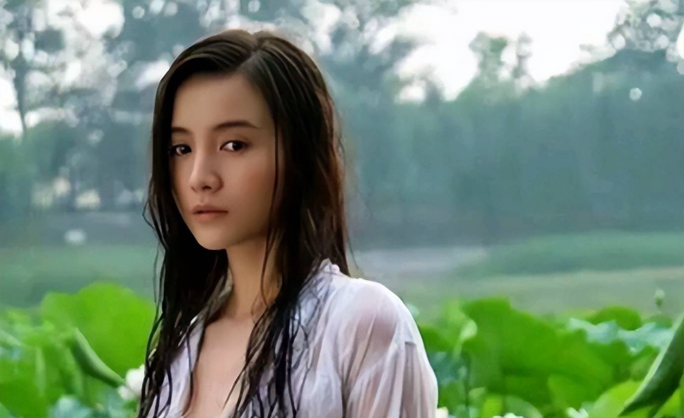 宋佳:从"时尚欲女"到视后,她用实力撕掉标签,活出真我