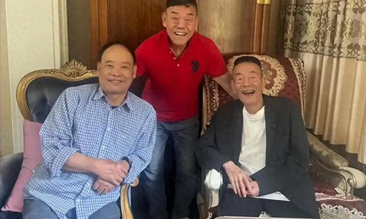 半世纪恩怨未解，杨少华离世4天，赵伟洲冷漠无动_半世纪恩怨未解，杨少华离世4天，赵伟洲冷漠无动_