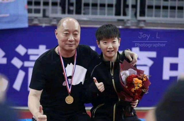 孙颖莎重返巅峰之路：老教练杨广弟的幕后英雄故事