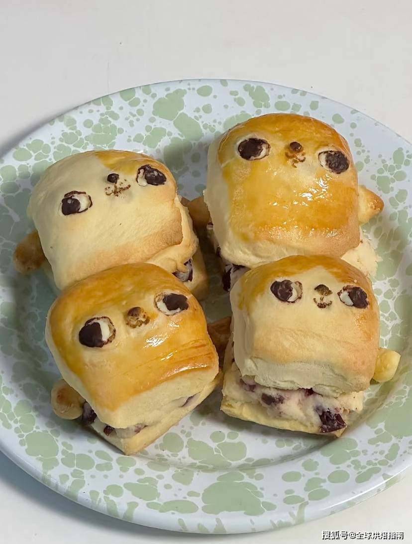 丑面包也能爆火，“丑经济学”正吃掉年轻人的钱包！_搜狐网