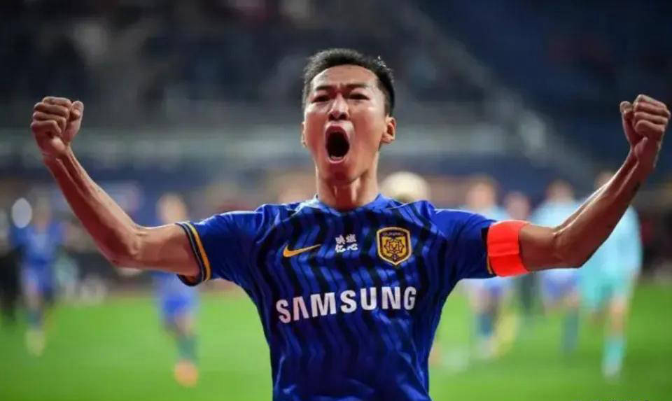 上海申花3-1力克北京国安，重返中超榜首并终结工体魔咒