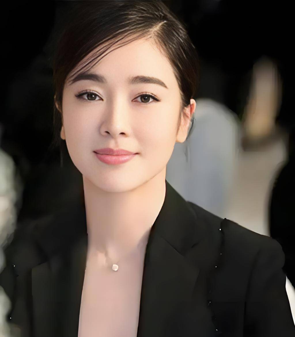 被大佬包养,出卖色相上位,"风流浪姐"左小青的传言有几分真