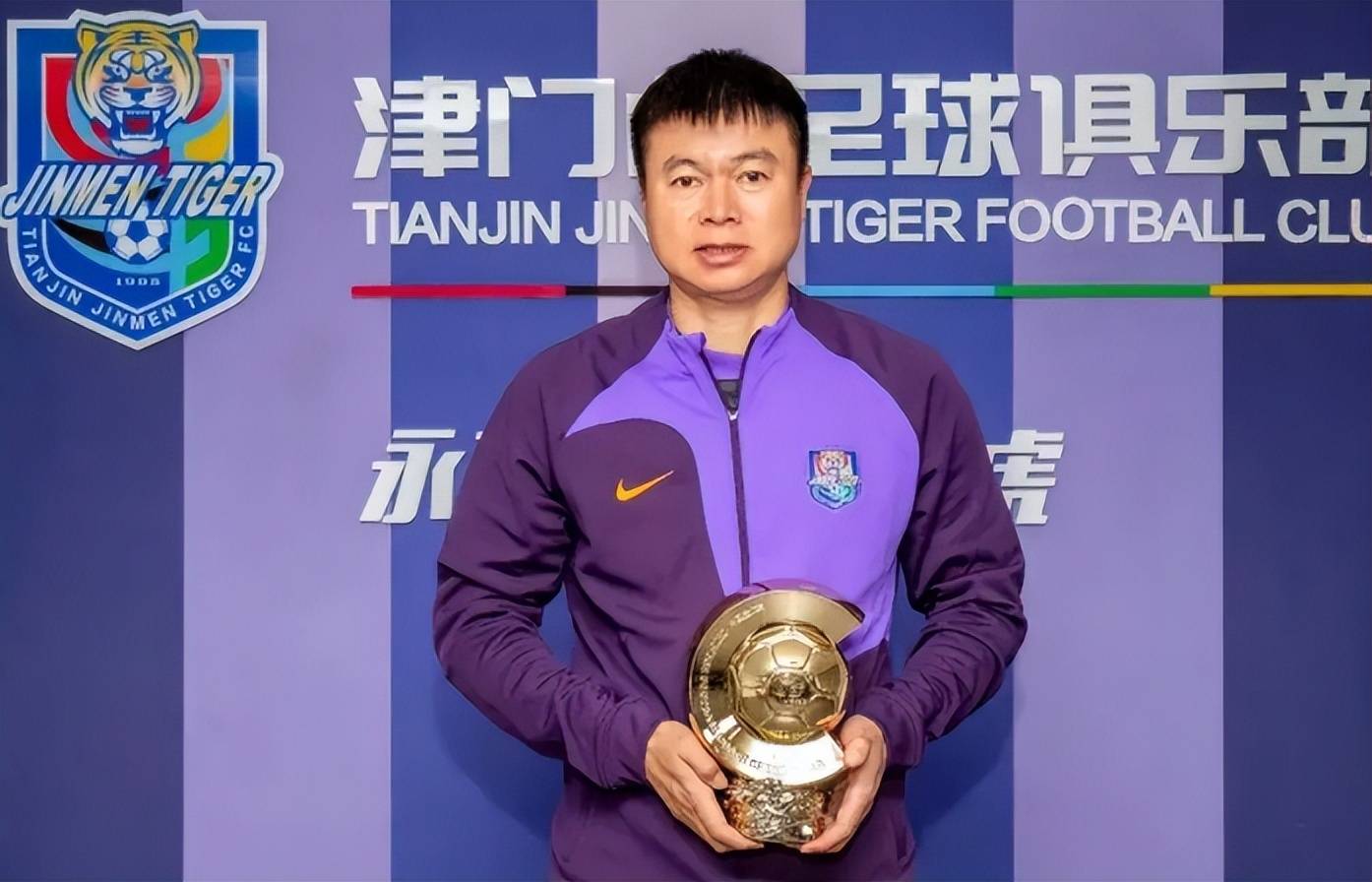 卡纳瓦罗竞聘新加坡队主帅，中国球迷热议其执教前景