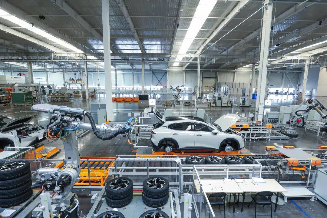 同时,智能岛生产方式要求供应链更敏捷,零部件供应商需具备快速响应