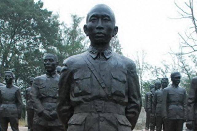遭日军便衣队偷袭，集团军总司令阵亡，死后入忠烈祠享受国葬_李家钰_抗日战争_四川